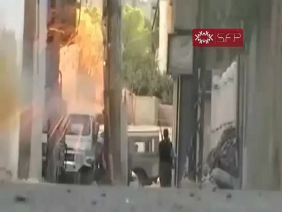 فري برس   دمشق  القابون اطلاق رصاص حي على المتظاهرين 18 9 2011