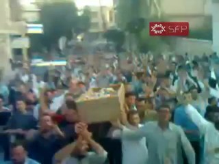 فري برس   حلب   دارة عزة    تشييع الشهيد علاء عرب 22 9 2011