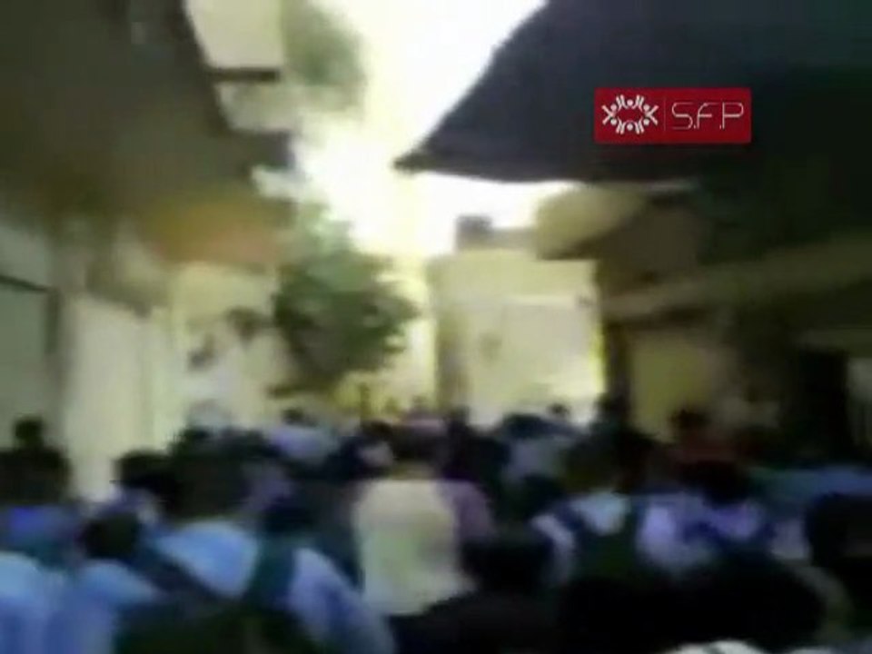 فري برس   دمشق حي برزة مظاهرة ظلاب برزة يالله ارحل يابشار25 9 2011