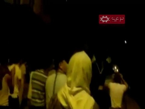 فري برس دوما مظاهرة ليلية تتحدى الشبيحه 26 09 2011