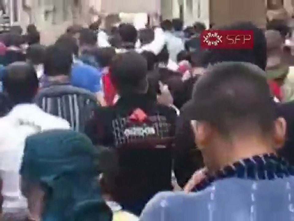 فري برس   حماة حي كازو مظاهرة حاشدة نصرة للرستن خلال جمعة النصر لشامنا ويمننا  30 9 2011