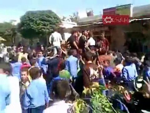 فري برس إدلب معرة حرمة مظاهرة طلابية الثلاثاء 4 10 2011