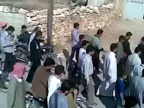 فري برس معرة حرمة تشييع شهيد مجهول استشهد في جبل الزاوية 6 10 2011