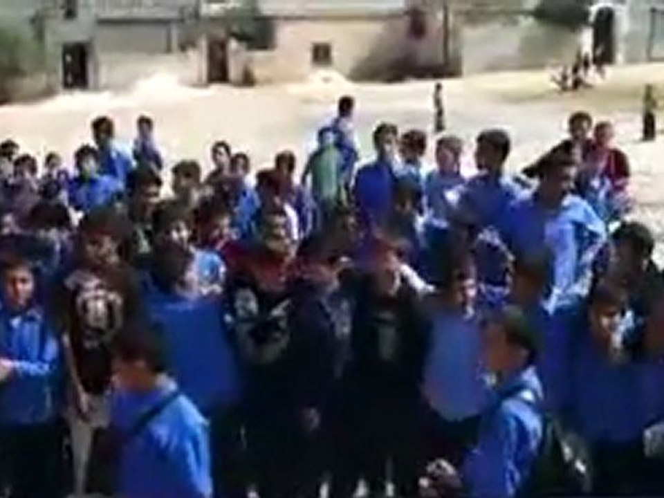 فري برس   ادلب جرجناز مظاهرة طلابية الاربعاء 12 10 2011 ج3
