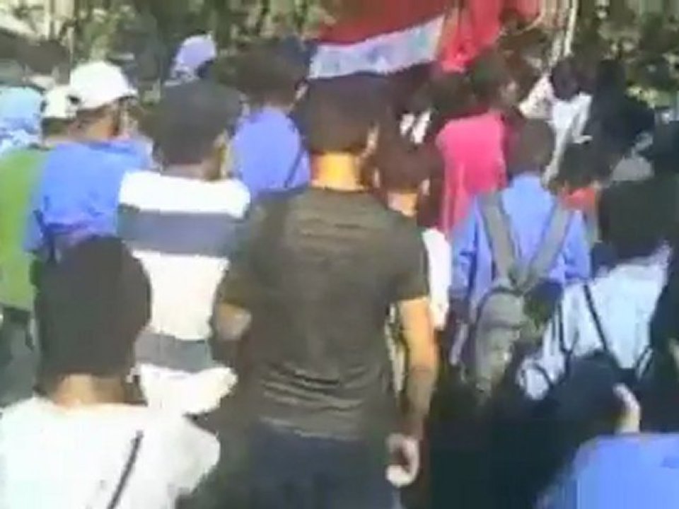 فري برس   دمشق حي برزة مظاهرة طلابية 13 10 2011 ج2