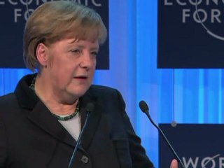 Davos s'interroge sur la sortie de crise, Merkel reste ferme