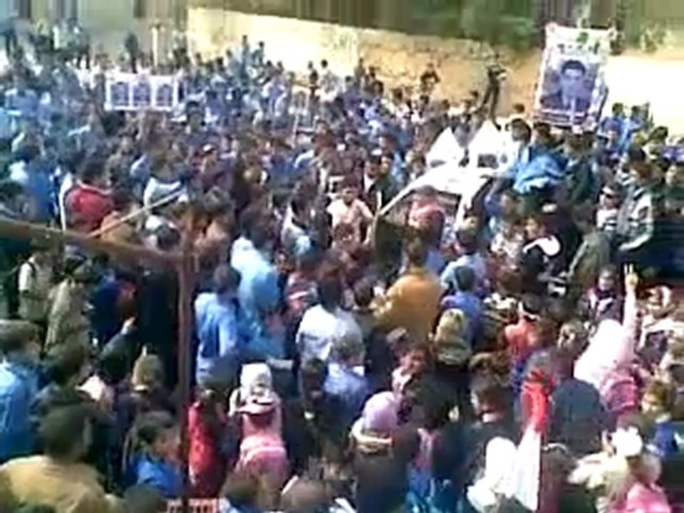 فري برس   إدلب   معرة حرمة مظاهرة طلابية حاشدة 24 10 2011