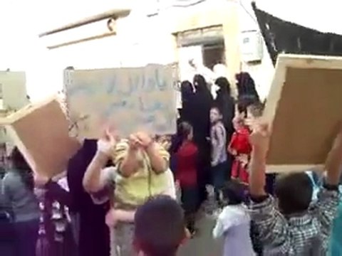 فري برس حماه الحميدية انتفاضة الحرائر امام منزل الشهيد وائل كبيسي 22 10 2011 ج2