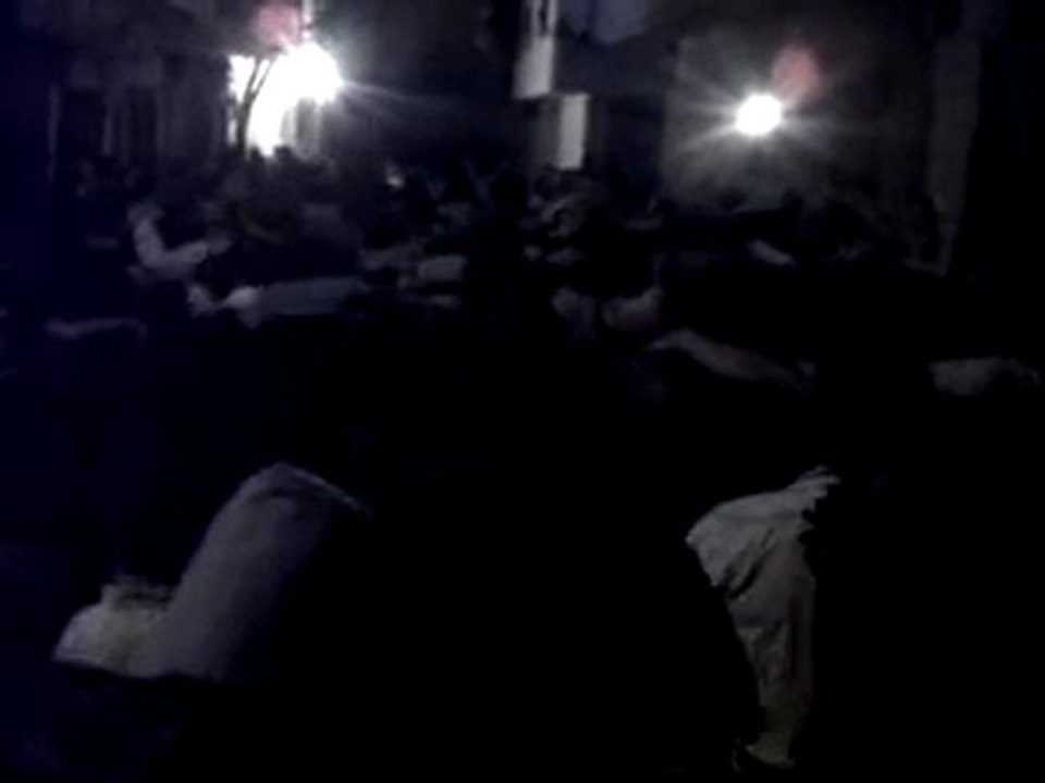 فري برس   حمص حي كرم الزيتون 25 10 2011