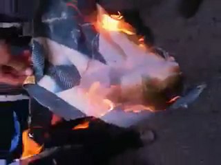 فري برس   حرق صورة الطاغية في أربعاء الاضراب 26 10 2011