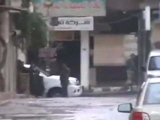 فري برس   الشبيحة تهاجم حي الفراية   حماة   جمعة الله اكبر 4 11  2011