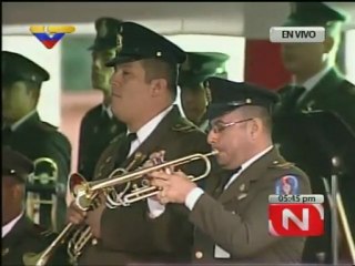 Realizan minuto de silencio por fallecimiento de Escarrá