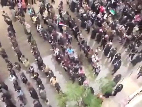 فري برس حماه طيبة الامام جمعة الله أكبر 04 11 2011 ج2