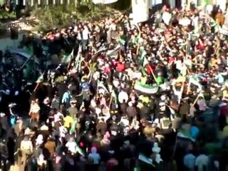 فري برس   حضر حالك عالزلزال مدينة ادلب بعد صلاة العيد 6 11 2011