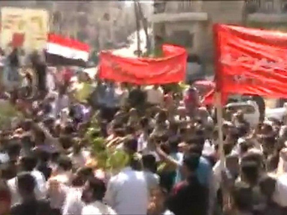 فري برس   هدية عيدالاضحى من مخيمات اللاجئين مخيم الريحانية 6 11 2011