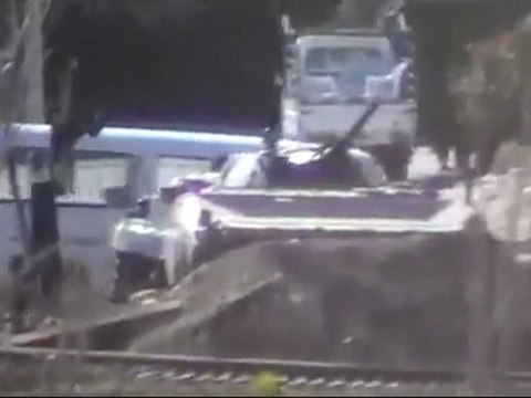 فري برس حمص كفرعايا تمركز أحد المد رعات وتكذيب النظام بأنه لم يسحب الجيش من الأحياء 9 11 2011