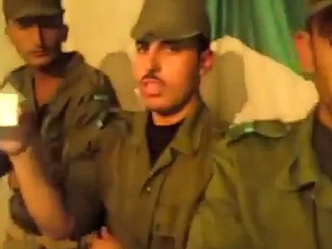 فري برس إنشقاق جماعي لطلاب مدرسة الشرطة في حلب 11 11 2011