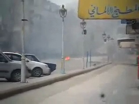 فري برس حماه شارع العلمين إطلاق رصاص وقنابل مسيل للدموع على متظاهرين الأربعاء 16 11 2011