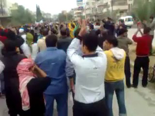 فري برس   حماة   مظاهرة حي الأربعين   جمعة طرد السفراء 18 11 2011