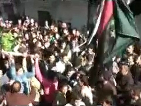 فري برس حمص وادي العرب تشييع الشهيد أحمد نور سكاف ووداع اطفاله له 27 11 2011