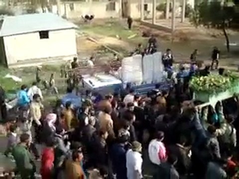 فري برس رغم احتشاد الجيش للاقتحام تشييع الشهيد باذن الله عبدالكريم صطوف حماه سهل الغاب التويني 23 11 2011