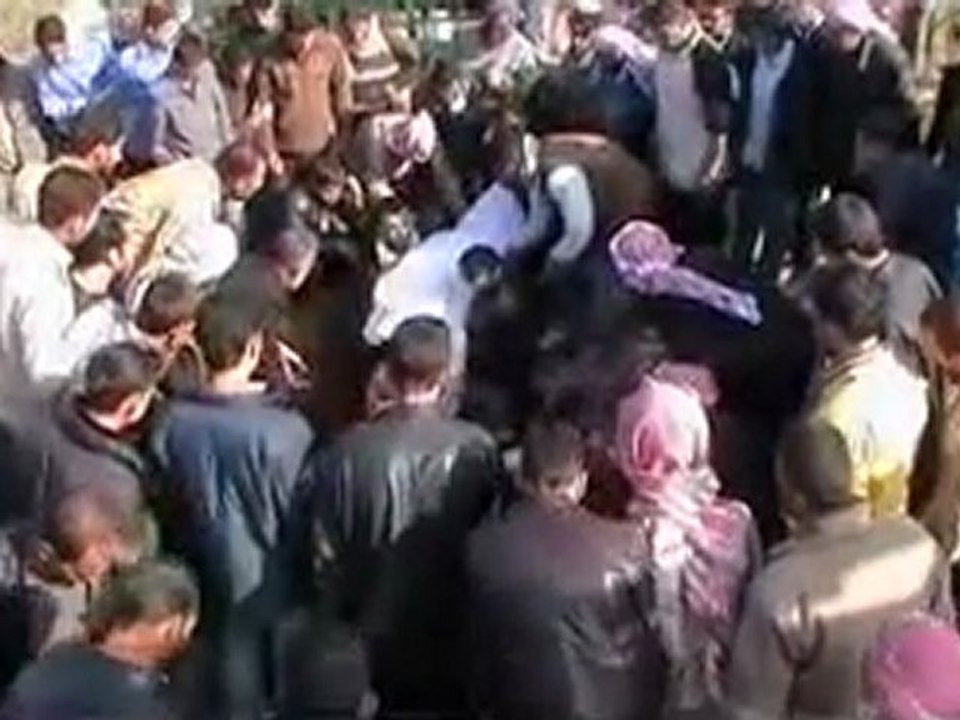 فري بربس   تلبيسة   تشييع الشهيد عمار خزاعي استشهد تحت التعذيب 24 11 2011