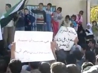 فري برس   حمص الحولة حي البستان جمعة الجيش الحر يحميني 25 11 2011