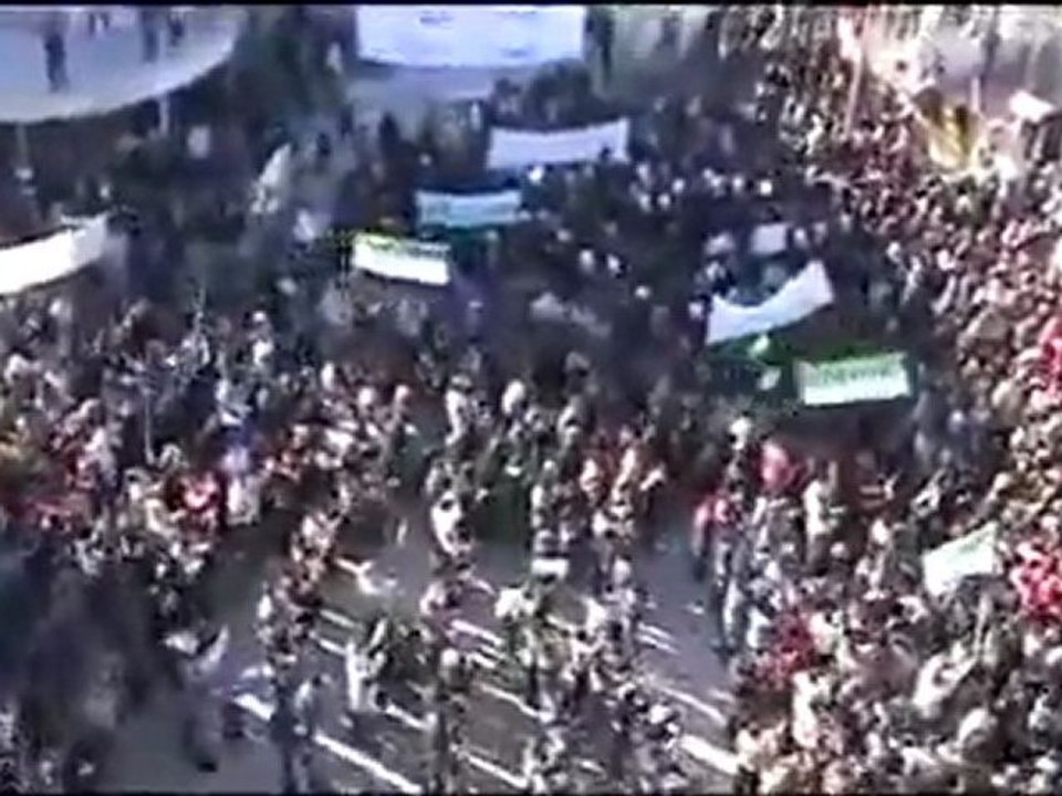 فري برس   مدينة ادلب جمعة الجيش الحر يحميني 25 11 2011 ج1