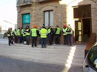 POLICÍAS CABREADOS EN CALAFELL