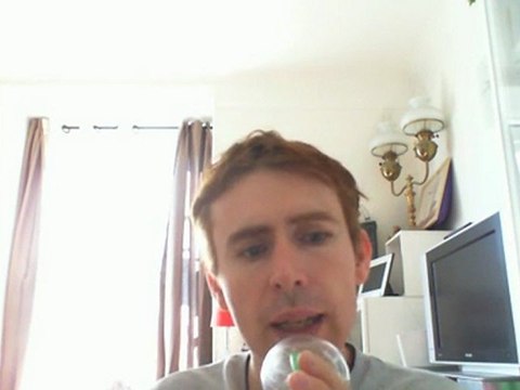 Wiwi égratigne taxi d'Elisa Point