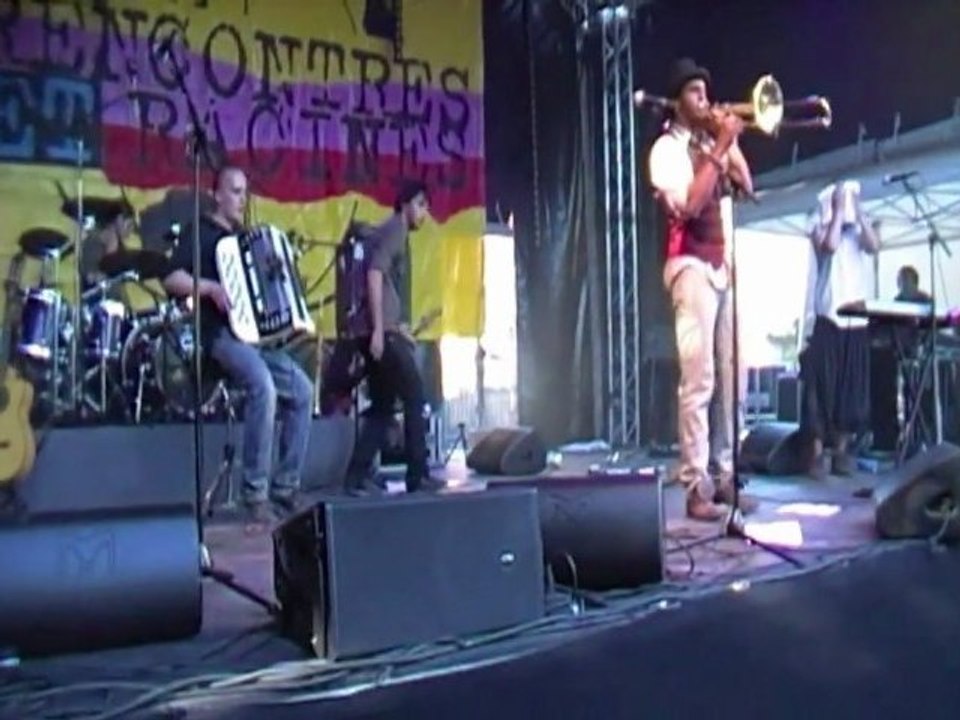 macadam bazar : tournée des plages 2011