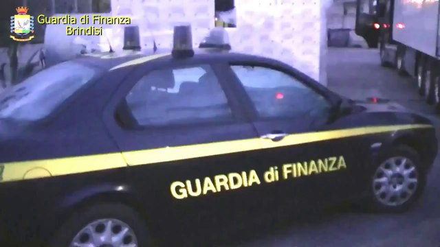 Brindisi - Sequestrate 5 tonnellate di sigarette di contrabbando