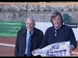 Napoli - Panatta inaugura il primo centro sportivo derackettizzatao