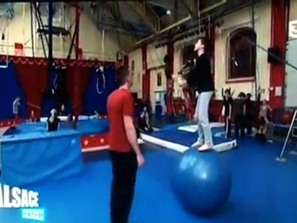 France 3 Alsace Matin 24 01 12 Reportage Ecole de Cirque Achille Zavatta Mulhouse