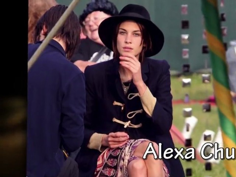 Stars kuscheln in dufflecoats