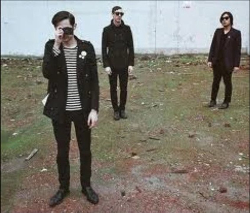 Mode Moderne.Electrocute Me