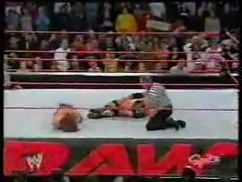 WWE Raw 12/29/03 - Triple H vs Shawn Michaels for the World Heavyweight Title - Part 3