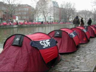 Comme un loup blessé.