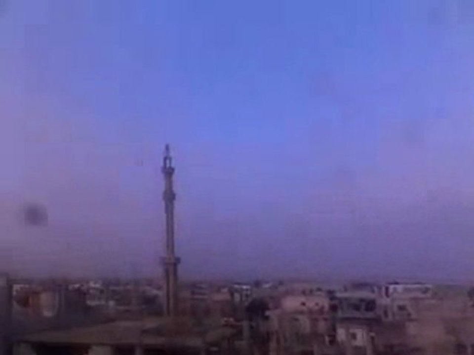 فري برس   درعا   خربة غزالة اطلاق نار كثيف اثر اشتباكات بين الجيش الاسدي والجيش الحر البطل 26 1 2012 ج1