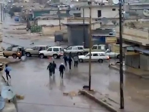 فري برس حلب بزاعة اقتحام الامن والشبيحة للمدينة25 1 2012