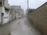 فري برس   حمص حي عشيرة ضرب قذائف هاون من قبل شبيحة النظام في المضابع26 1 2012