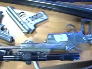 armi e esplosivo guai per un 71enne