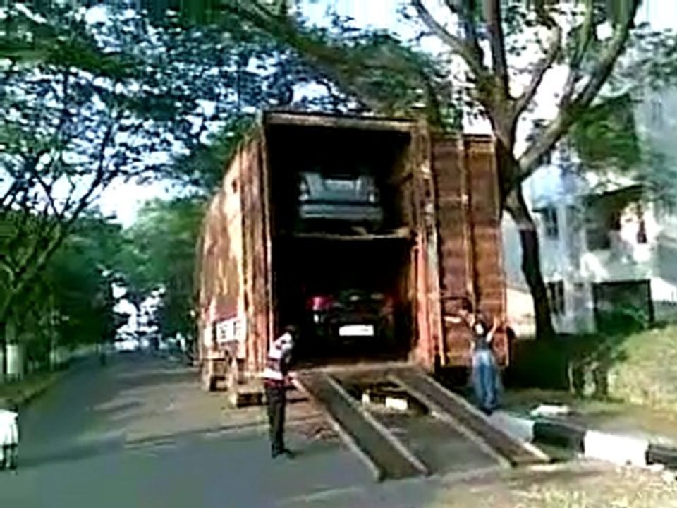 LINYA CAR LOADING