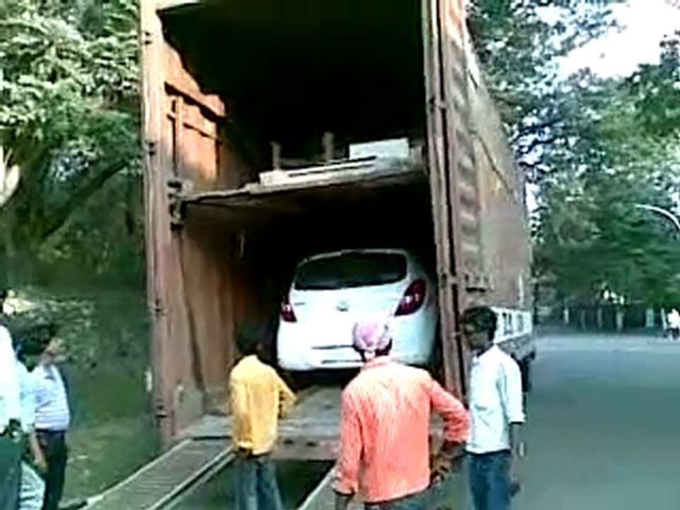 I10 CAR LOADING