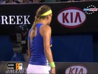 Vika, Sharapova'yı Yenilgiye Uğrattı