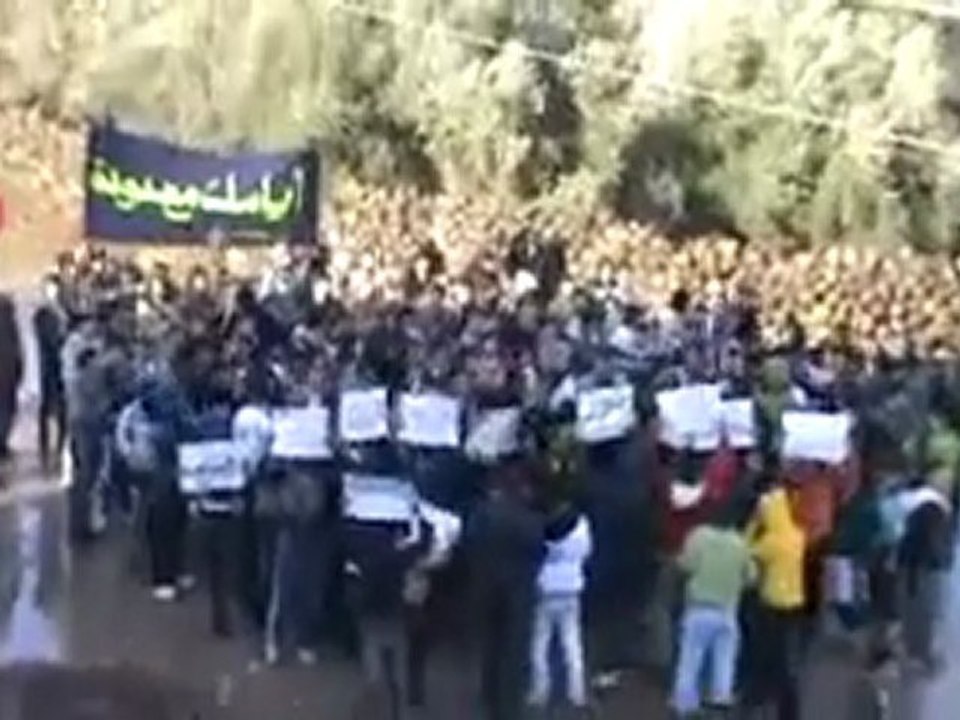 فري برس   درعا الصنمين المحتلة رغم الحصار و البرد و الأمطار مستمرون حتى اسقاط النظام 27 1 2012