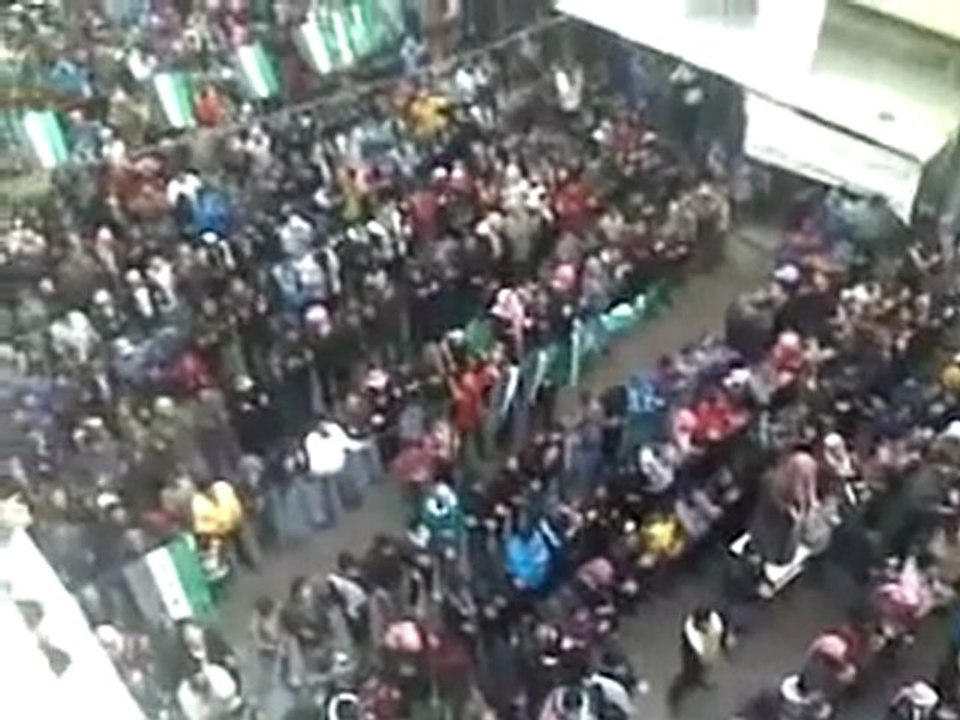 فر ي برس   حمص القريتين جمعة حق الدفاع عن النفس دعاء تحت الامطار يزلزل القلوب 27 1 2012