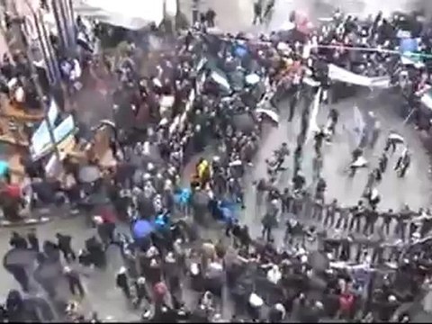 فري برس مدينة ادلب رغم المطر في جمعة حق الدفاع عن النفس 27 1 2012