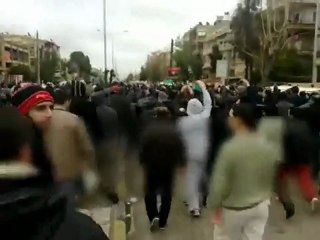 فري برس   حلب جامع آمنة جمعة  حق الدفاع عن النفس  مظاهرة حاشدة 27 1 2012