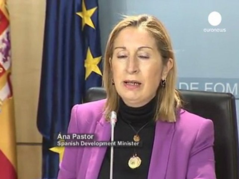 Espagne: des centaines de passagers subissent de plein...